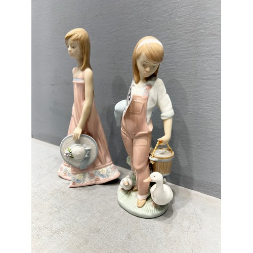 409 - 2 Lladro figurines