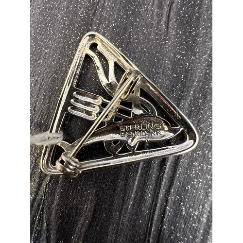 320 - Silver triangle dolphin brooch 7g