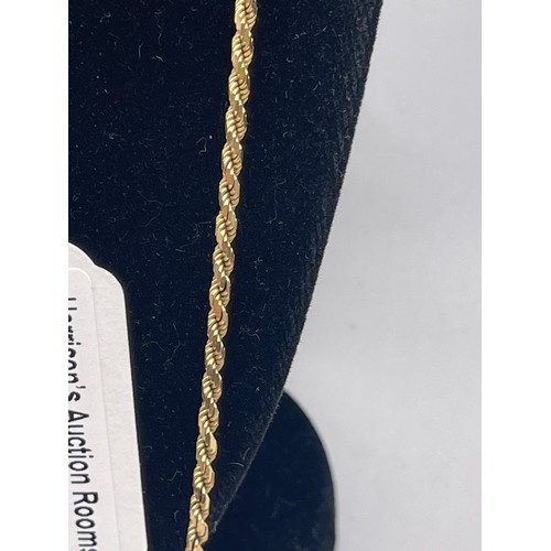 476 - 9ct Gold chain 16