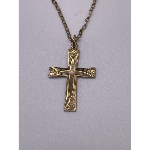 477 - 9ct Gold chain with 9ct gold cross 20