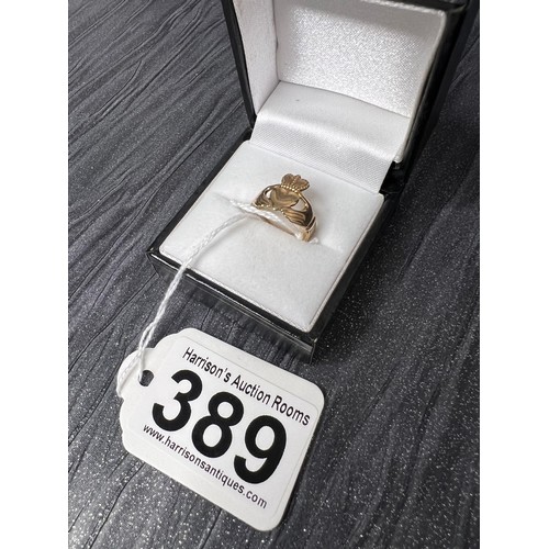 389 - 9ct Claddagh ring