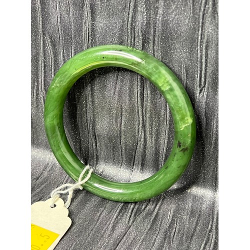 390 - Jade necklace + jade bangle