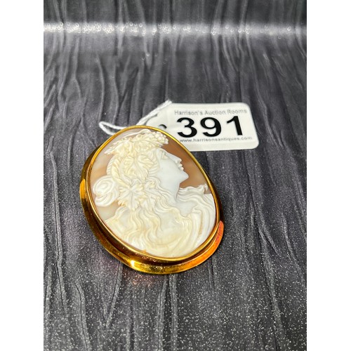 391 - Large gold cameo brooch possibly 22ct?