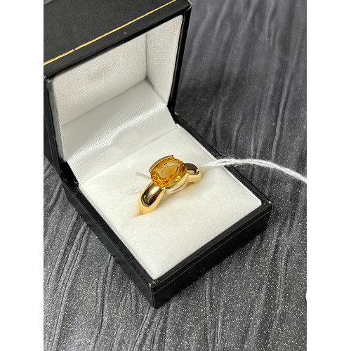 395 - 18ct Gold single stone citreen ring