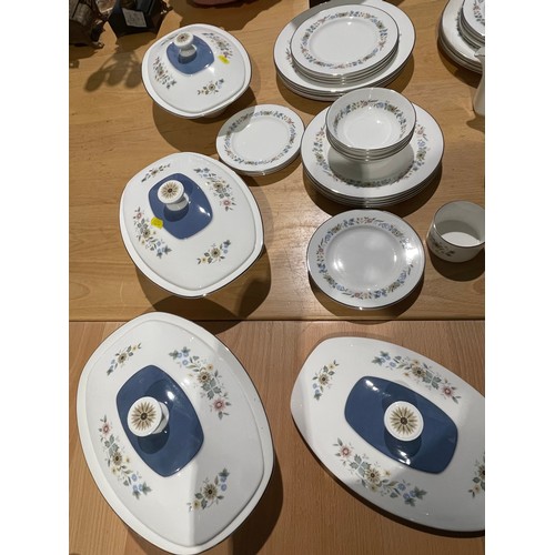 255H - Large set royal doulton 'pastorale' dinner/teaware inc 3 tureens approx 100 pieces