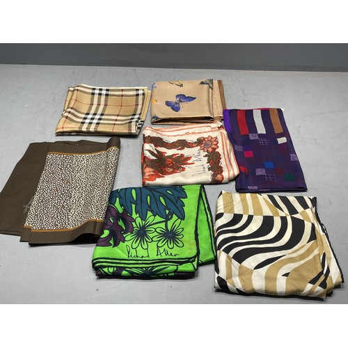 255O - Tray vintage silk scarves Burberry etc