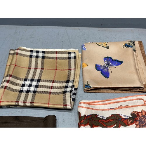 255O - Tray vintage silk scarves Burberry etc