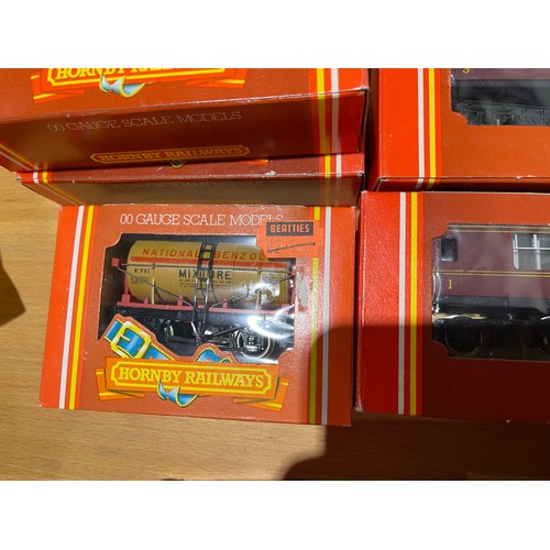 91 - 5 boxed 00 gauge Hornby coaches + wagons