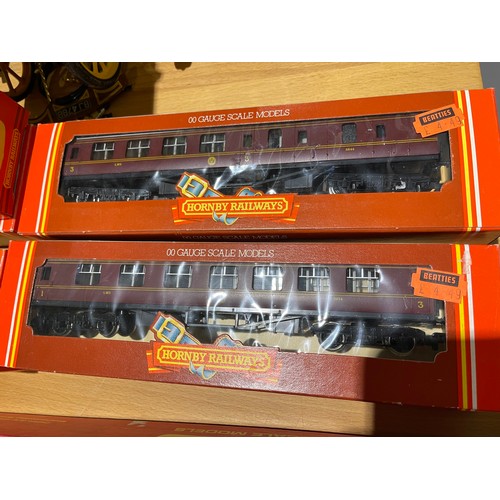 91 - 5 boxed 00 gauge Hornby coaches + wagons