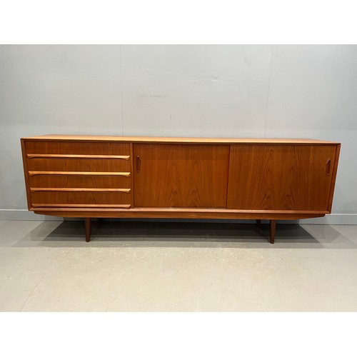 1 - Mid Century teak sideboard
Danish? Swedish?
87 x 18 x 31