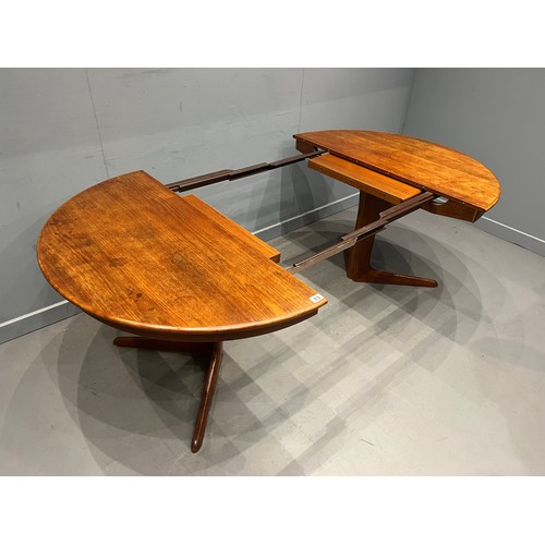 13 - Mid Century teak oval table + 2 leaves
Danish?
closed 48