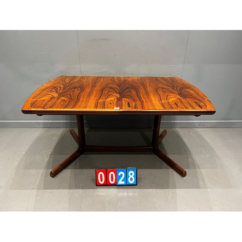 28 - Mid century extending dining table with leaf. BEITHCRAFT ?