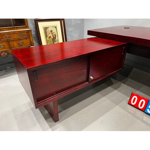 58 - Superb Danish design corner office desk