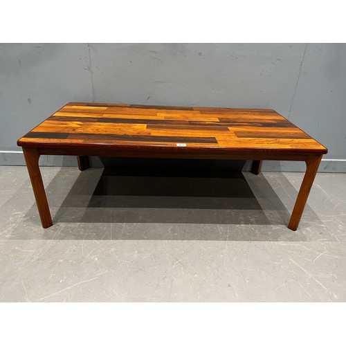 82 - Dyrlund coffee table