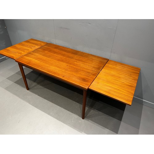 96 - Danish extending dining table by henning kjaernulf for mobelfabrik