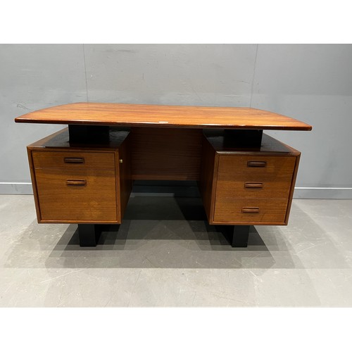 99 - Danish floating top desk
W 54