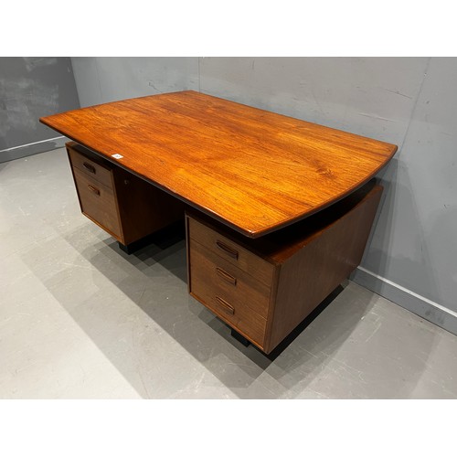 99 - Danish floating top desk
W 54