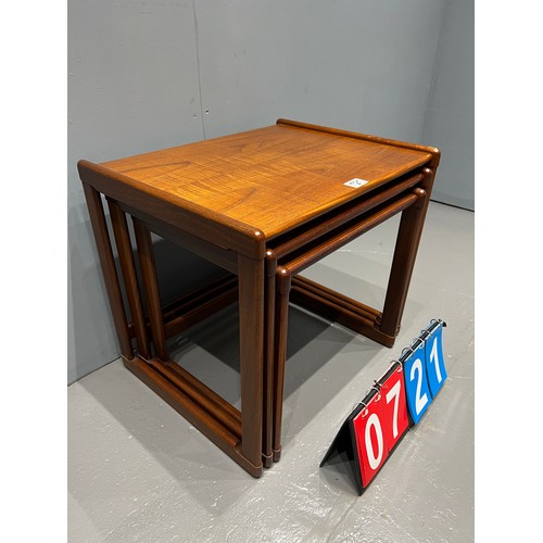 721 - Rare g-plan quadrille nest of tables