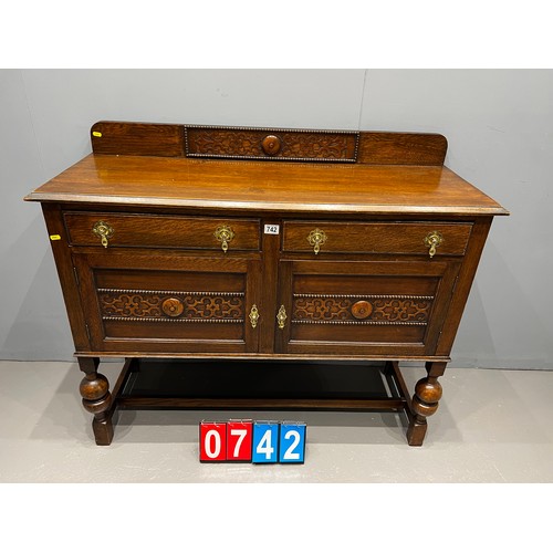 742 - 1920'S Oak sideboard