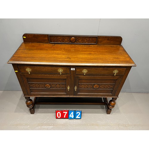 742 - 1920'S Oak sideboard