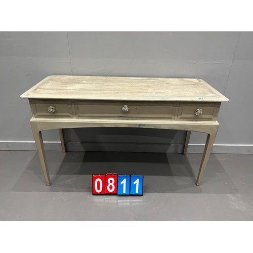 811 - Shabby chic dressing table