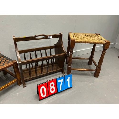 871 - Oak magazine rack + 3 stools