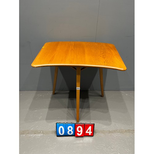 Lot 894       