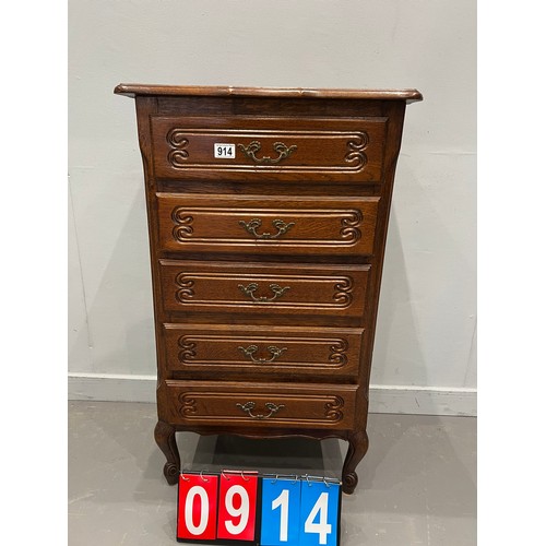 914 - French oak chest of drawers on snail feet good size