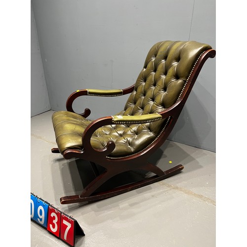 937 - Vintage green leather chesterfield slipper chair