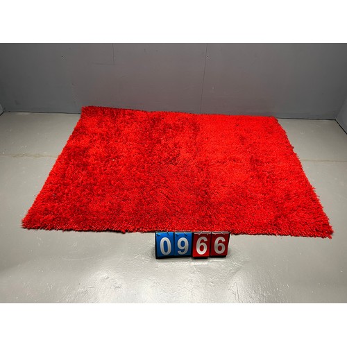 966 - Small red shaggy rug