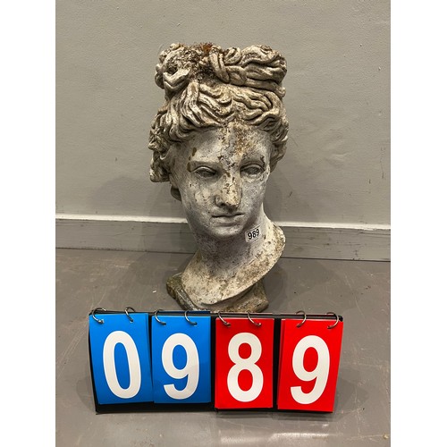 Lot 989       