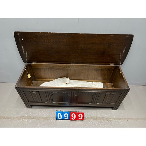 999 - Old charm style blanket box