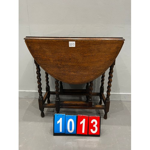 1013 - Oak barley twist drop leaf table good colour smaller size