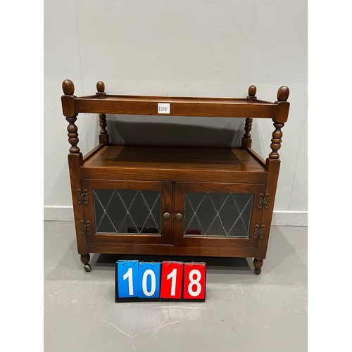 1018 - Vintage old charm style cocktail cabinet/tray on castors