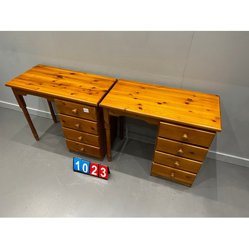 1023 - 2 Pine desks/dressing tables