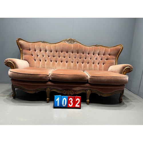 1032 - Italian 3 seater love sofa