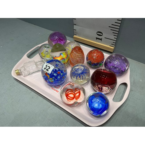 32 - Quantity glass paperweights