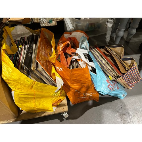 130 - Very large quantity lp's