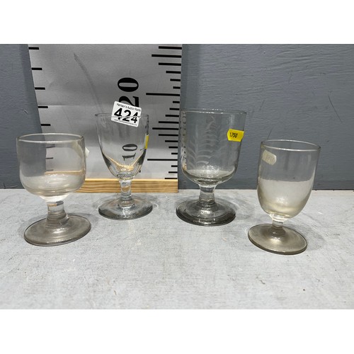 424 - 4 Vintage rummer glasses