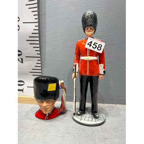 458 - Royal doulton the guardsman + royal doulton guardsman hat