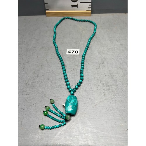 470 - Green jade necklace