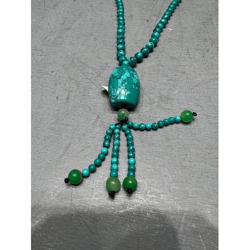 470 - Green jade necklace