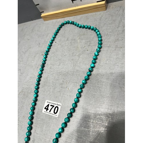 470 - Green jade necklace