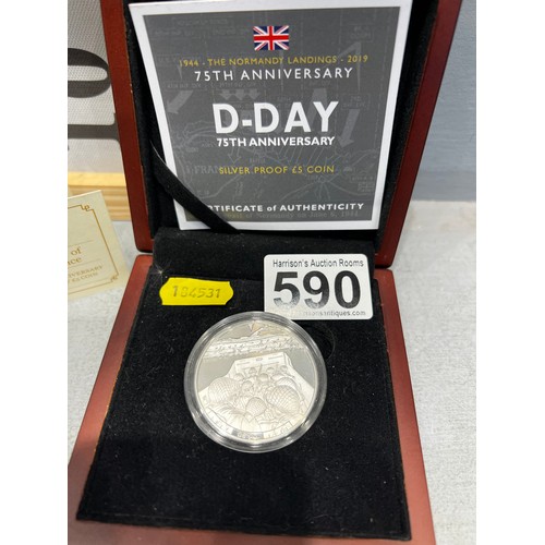 590 - 1oz silver 2019 £5 coin D-day 75th anniversary