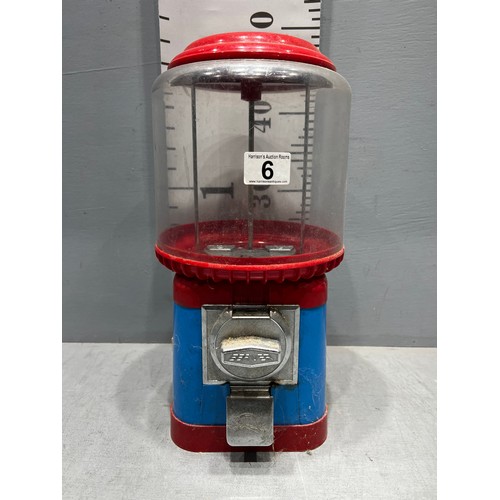 6 - Vintage beaver bubble gum machine