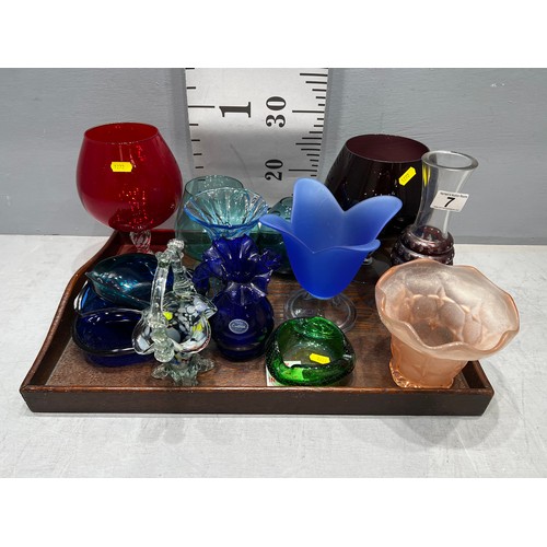 7 - Tray collectable coloured glass vases baskets etc