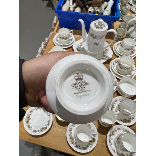 256 - Royal standard 36 piece tea / coffee set