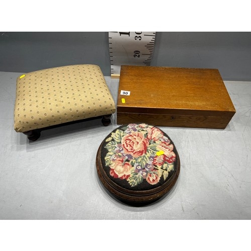 90 - Wooden box + 2 foot stools