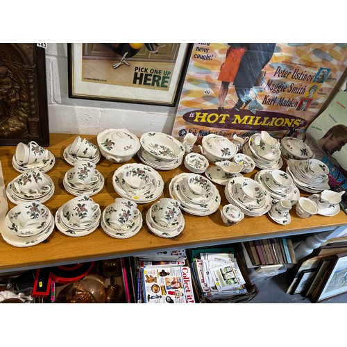 492 - Very large selection Wedgwood mandarin pattern (Queen Charlotte) china