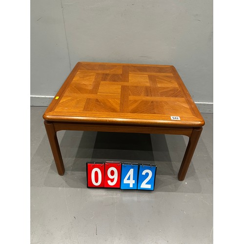 942 - Nathan Squares teak coffee table